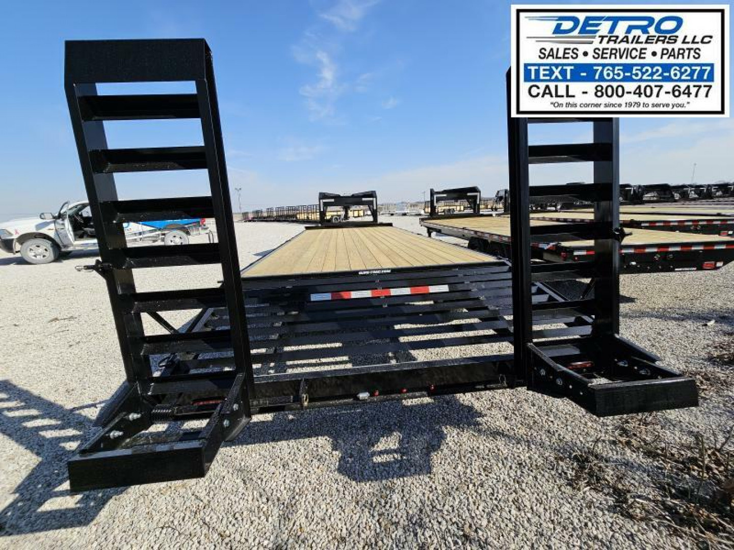 New 2025 Sure-Trac 102" x 24' (20+4) 15K Std Duty Gooseneck Beavertail Deckover Trailer