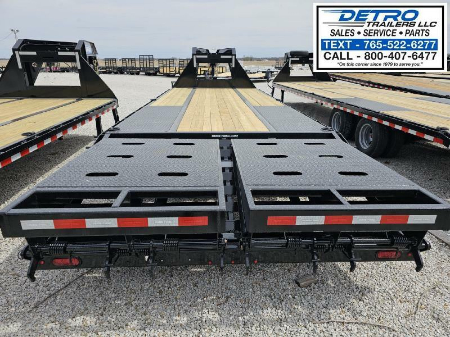 New 2025 Sure-Trac 102" x 25' (20+5) 25.9K HD Gooseneck Low Profile Beavertail Deckover Trailer