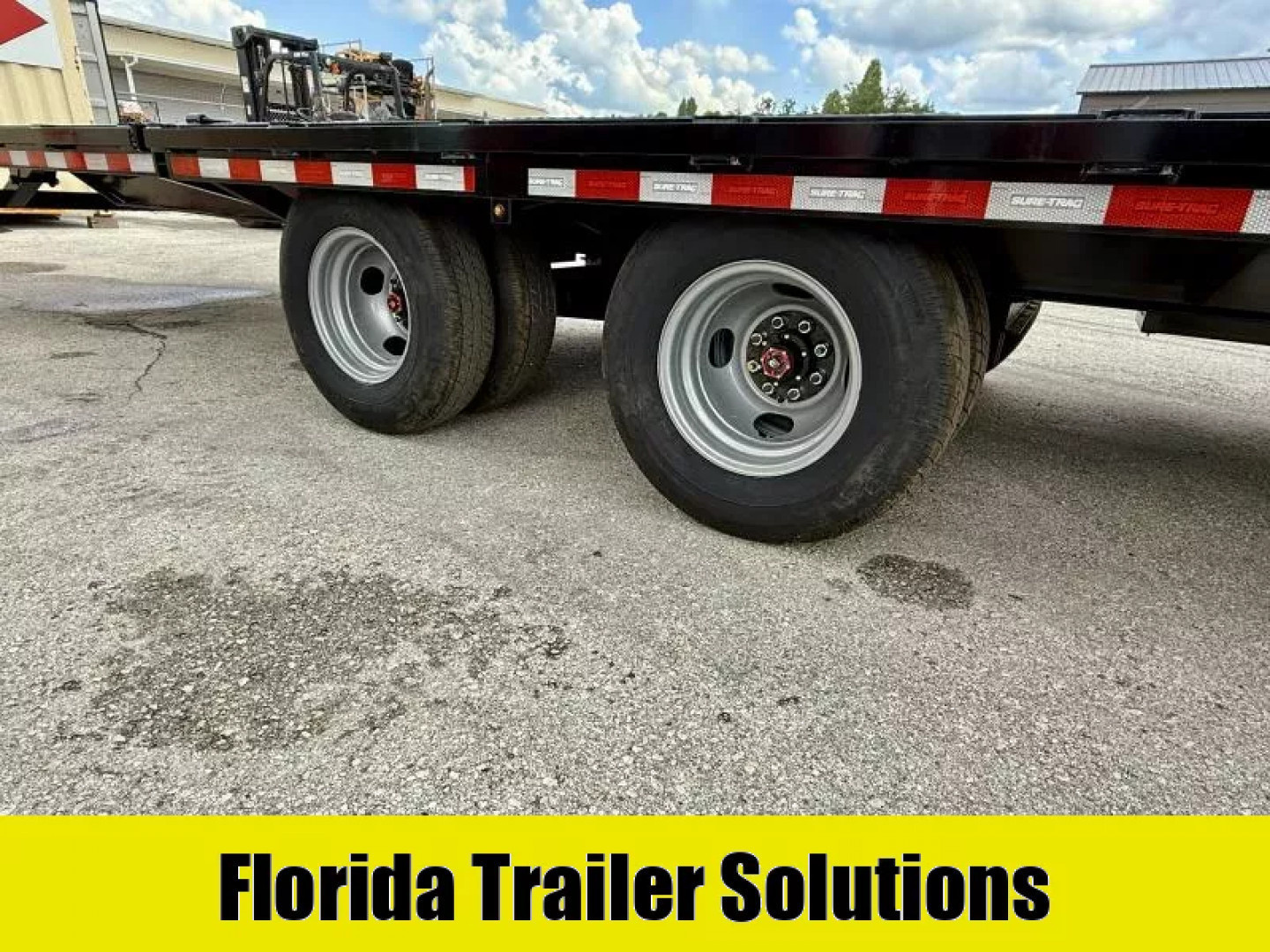 New 2025 Sure-Trac 85.x20+10 HD LP GN 22.5K Deckover Trailer