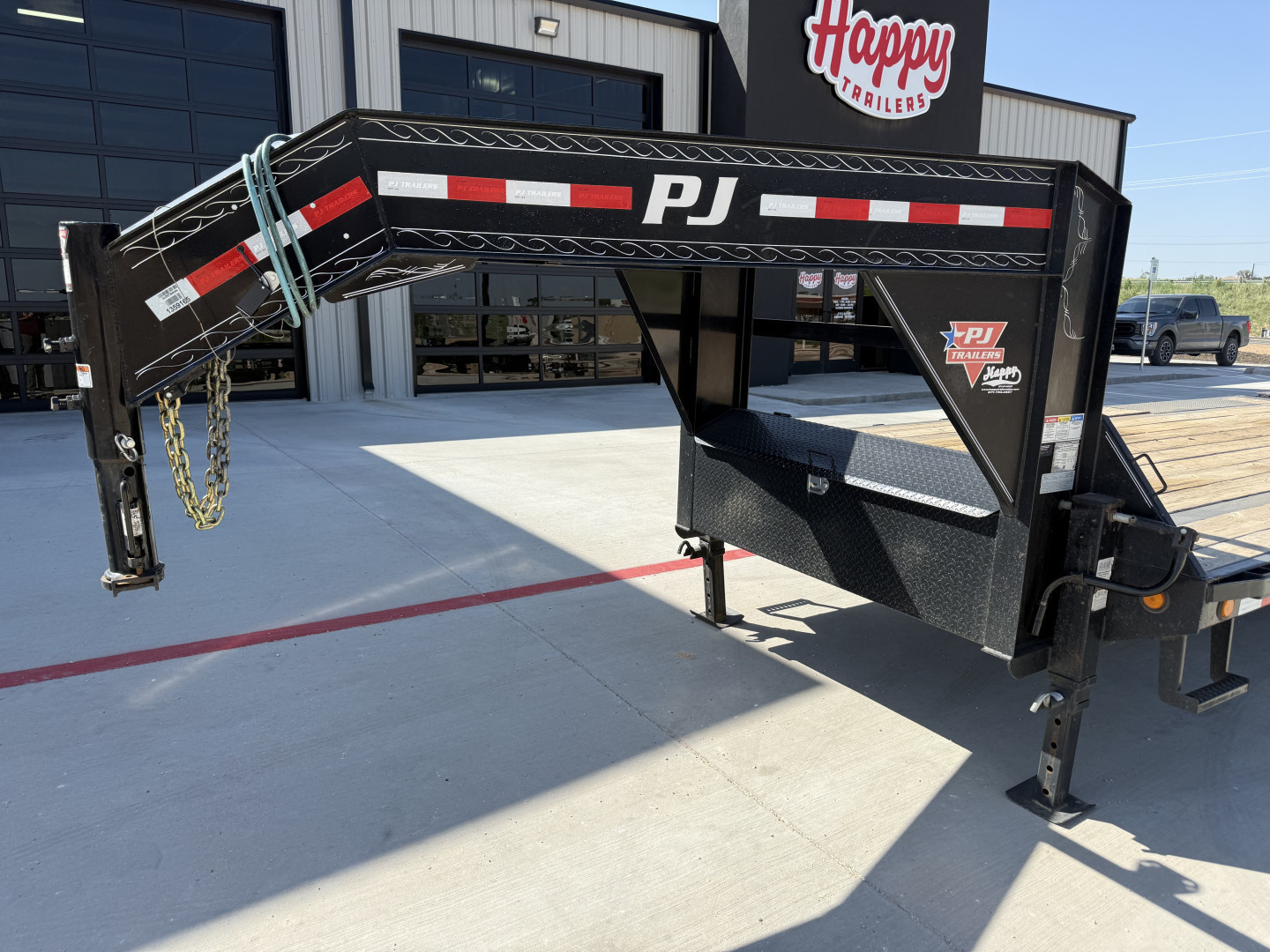 Used PJ Trailers 102"x25' Low Pro Flatdeck w/ Singles- LS