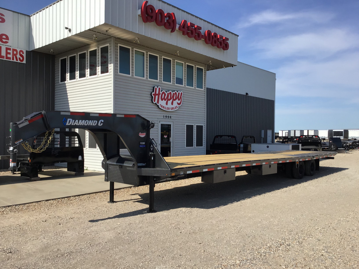 New 2025 Diamond C 102"x40' Engineered Beam FMAX212 w/ Hyd. Dovetail Pacesetter Edition