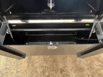 New 2026 PJ 102"x40' GN Low-Pro Flatbed w/ Duals - LD