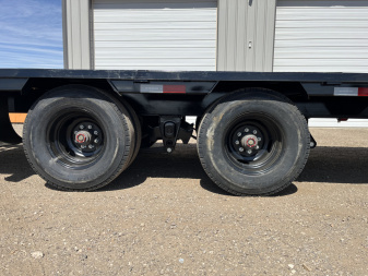 New 2026 PJ 102"x40' GN Low-Pro Flatbed w/ Duals - LD