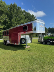 Used 2022 Exiss Trailers 3HGN Horse Trailer