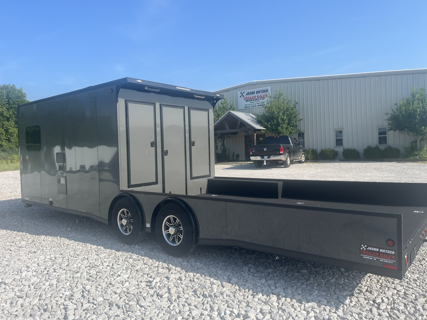 New 2024 United Trailers UTH-8.528TA52 TOY HAULER