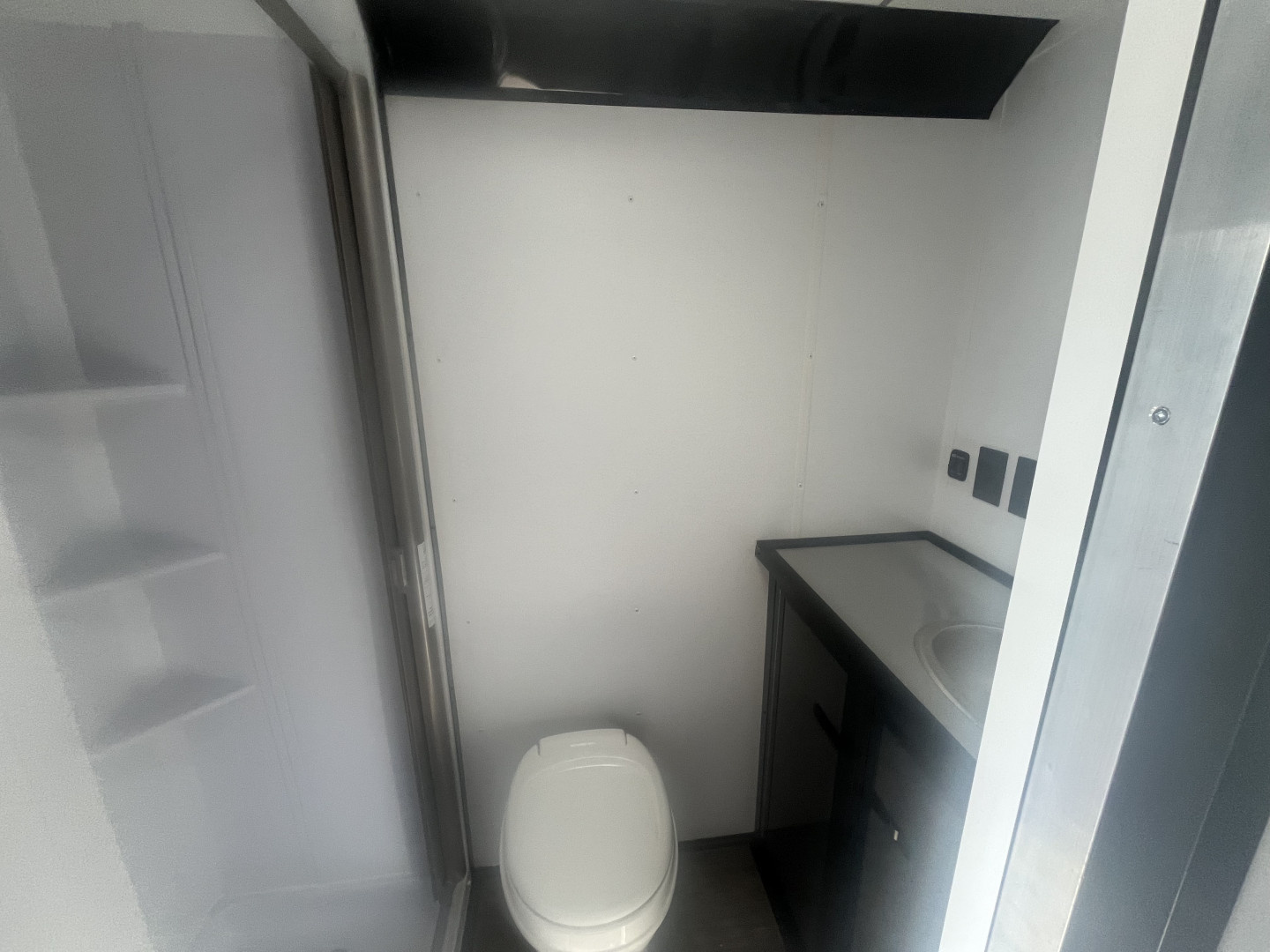 New 2024 United Trailers UTH-8.528TA52 TOY HAULER