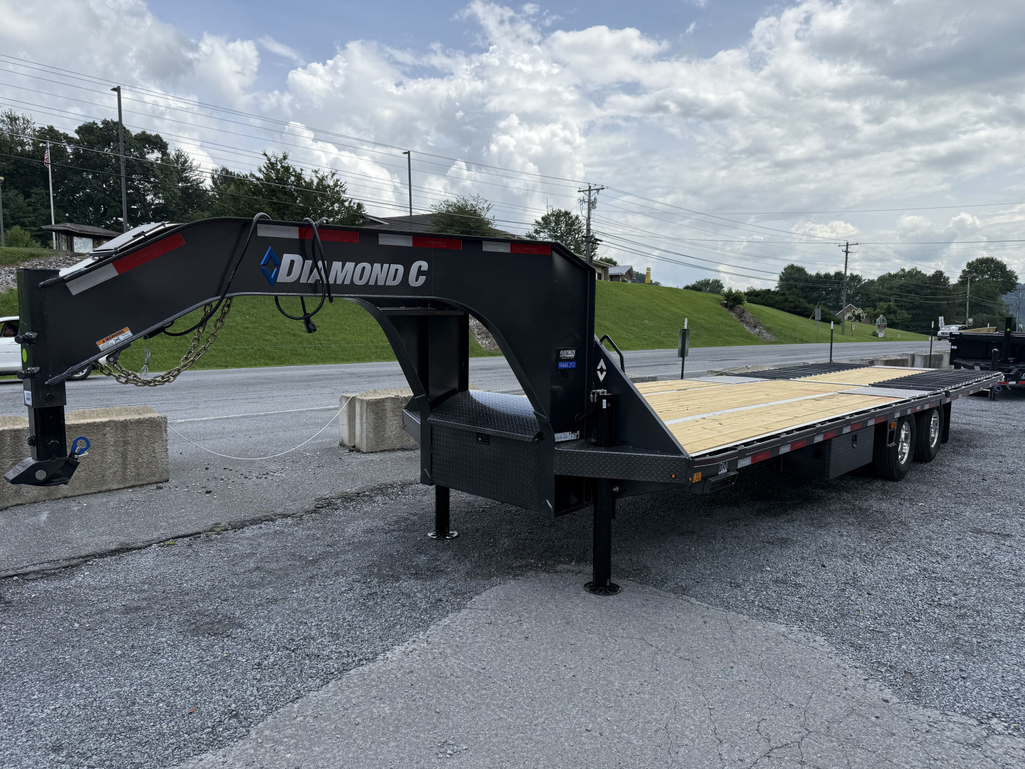 New 2025 Diamond C FMAX212 GOOSENECK Trailer 30’ HYDRO DOVE & JACKS ALUMINUM OUTER RIMS