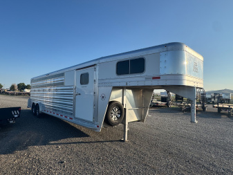 Used 2024 Platinum 6 Horse / Dual Tack Door