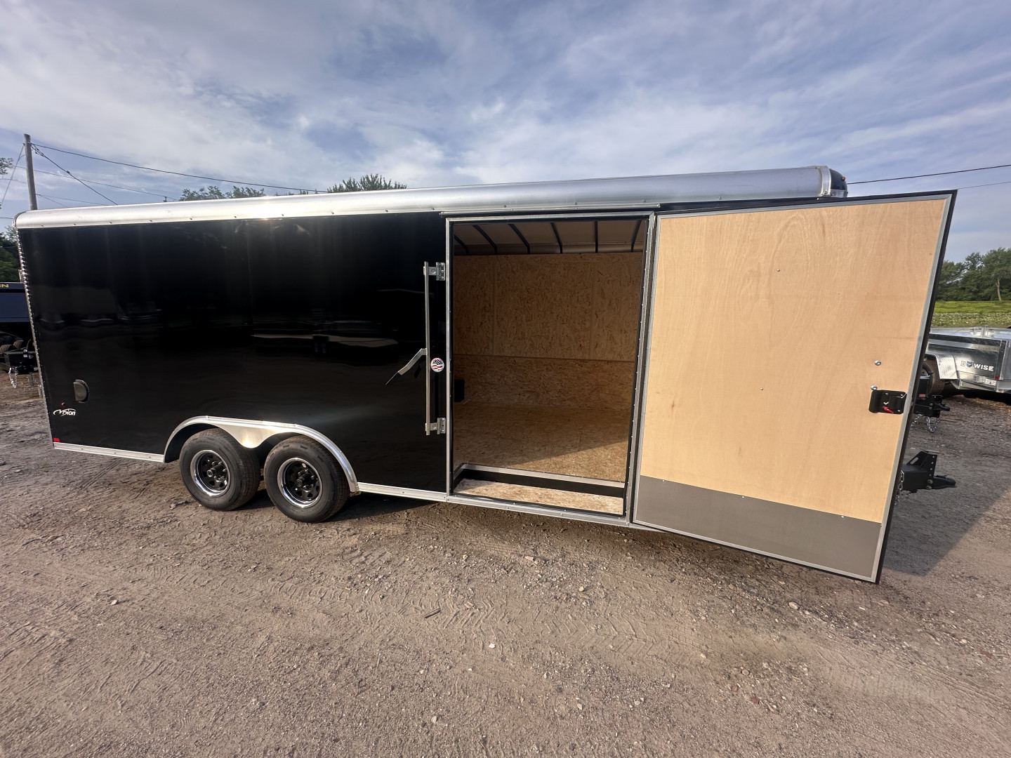 New 2025 Look Vision 8.5x20 Landscape package