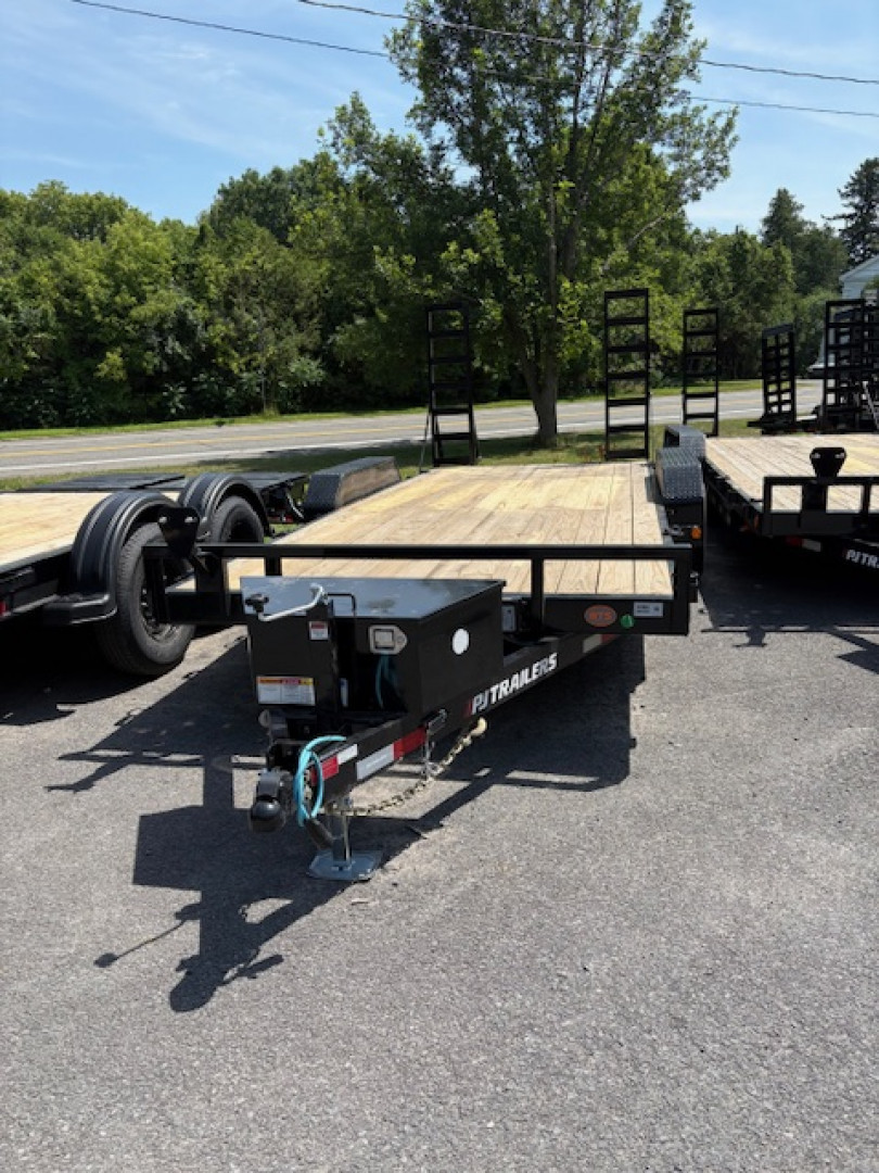 New 2026 PJ Trailers 83  x 18' CE Equipment Trailer