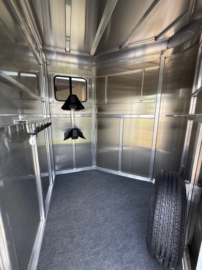 New 2026 Adam 2 Horse Straightload JuLite Bumper Pull Horse Trailer