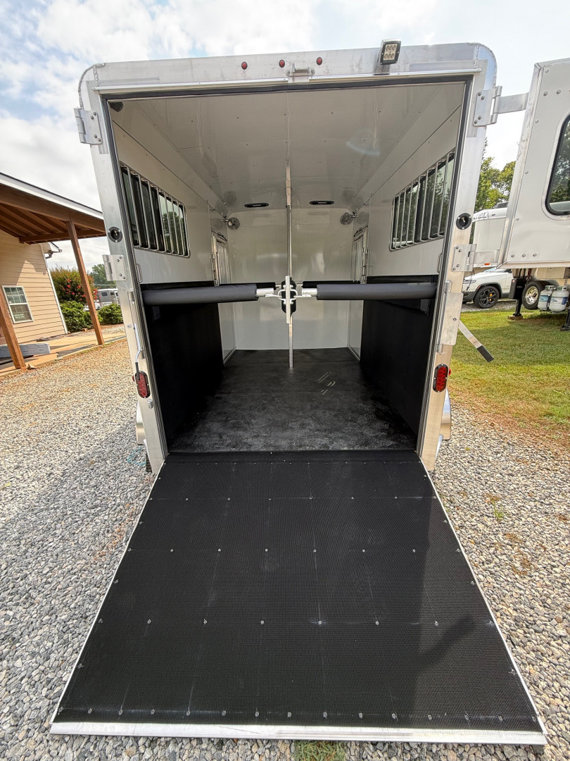 New 2026 Adam 2 Horse Straightload JuLite Bumper Pull Horse Trailer