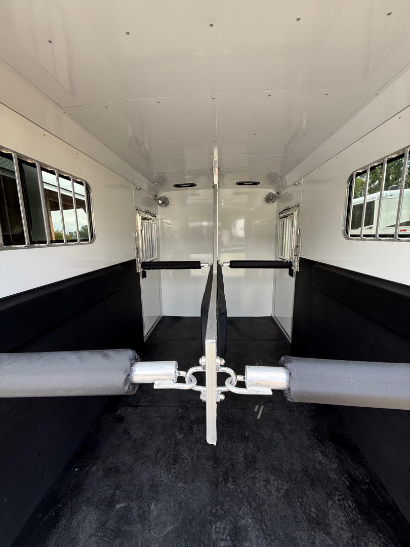 New 2026 Adam 2 Horse Straightload JuLite Bumper Pull Horse Trailer