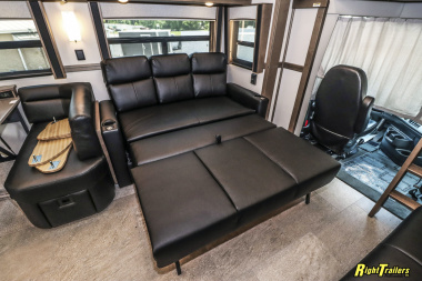 New 2026 Renegade RV Classic 45CME Motorhome With 1.5 Bathrooms