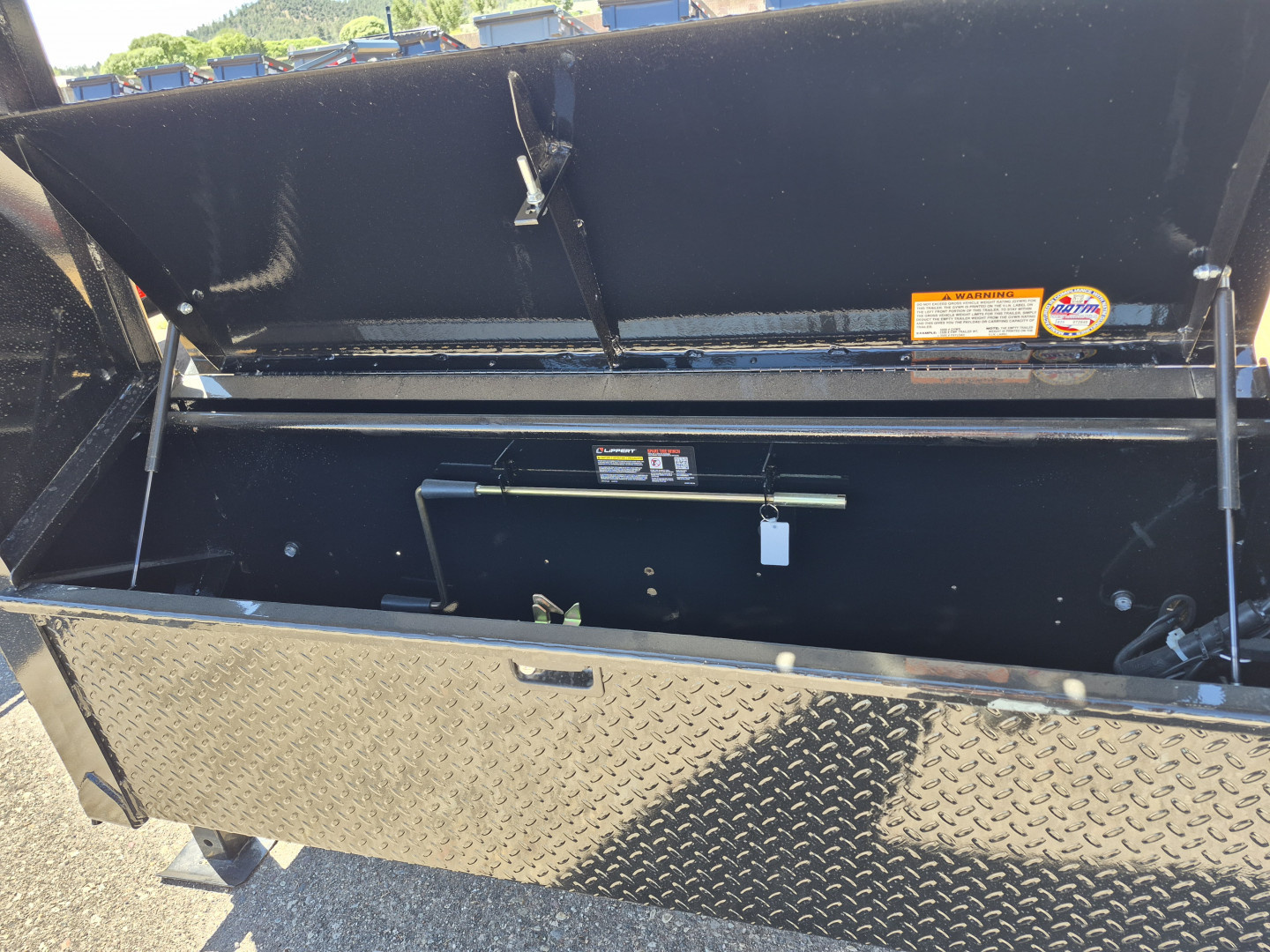 New 2025 Diamond C Gooseneck Tandem Axle Deckover/18,000 GVWR/102"x28'