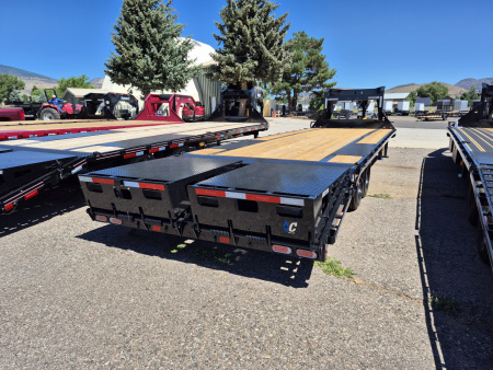 New 2025 Diamond C Gooseneck Tandem Axle Deckover/18,000 GVWR/102"x28'