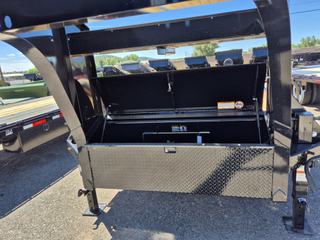 New 2025 Diamond C Gooseneck Tandem Axle Deckover/18,000 GVWR/102"x28'