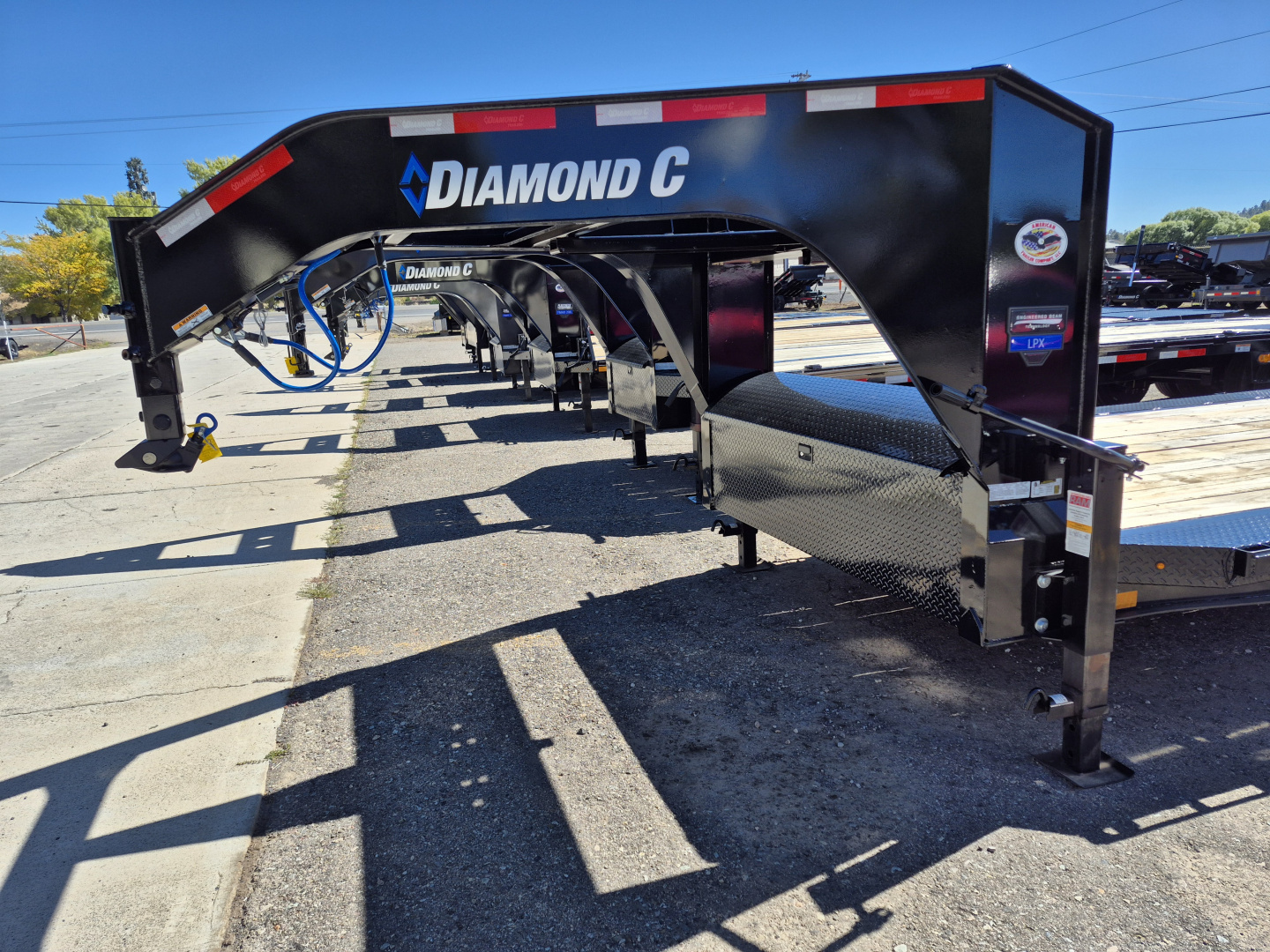 New 2025 Diamond C Gooseneck Tri Axle Equipment w/Drive over fenders/24,000 GVWR/102"x30'