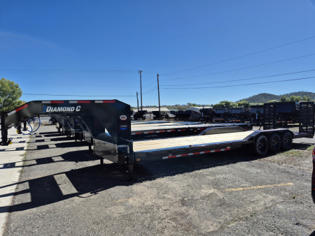 New 2025 Diamond C Gooseneck Tri Axle Equipment w/Drive over fenders/24,000 GVWR/102"x30'
