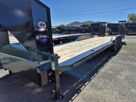 New 2025 Diamond C Gooseneck Tri Axle Equipment w/Drive over fenders/24,000 GVWR/102"x30'