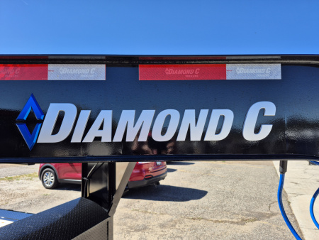 New 2025 Diamond C Gooseneck Tri Axle Equipment w/Drive over fenders/24,000 GVWR/102"x30'