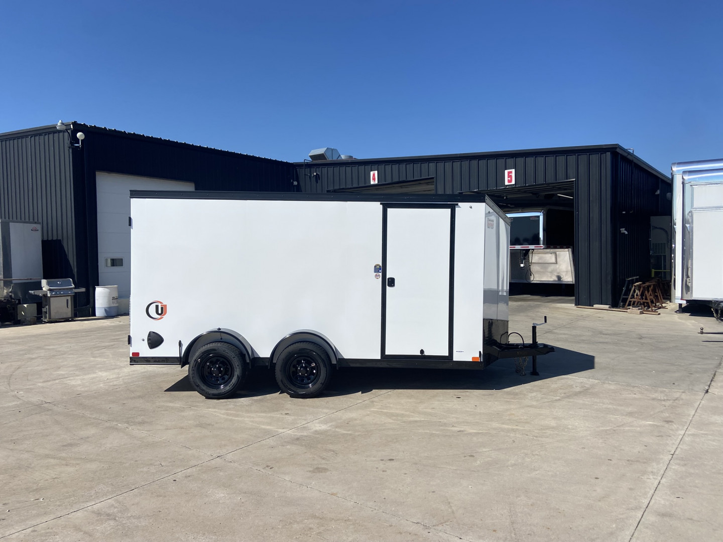 New United UJ-S 14' V-Nose Enclosed Cargo Trailer