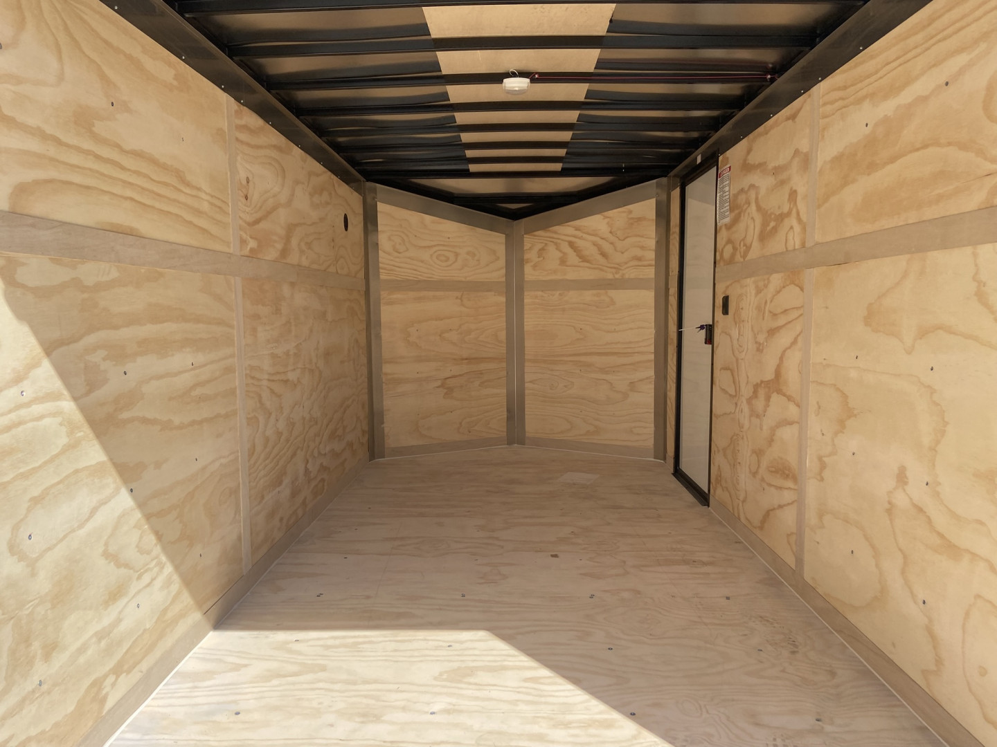 New United UJ-S 14' V-Nose Enclosed Cargo Trailer