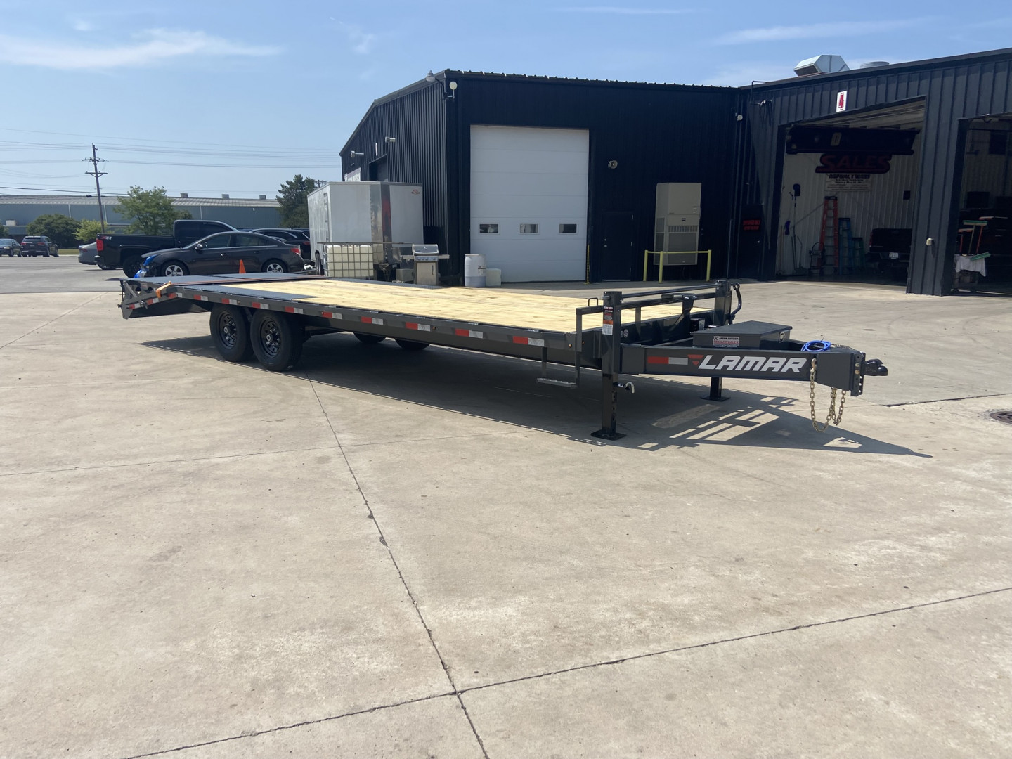 New Lamar 24' Deckover Trailer