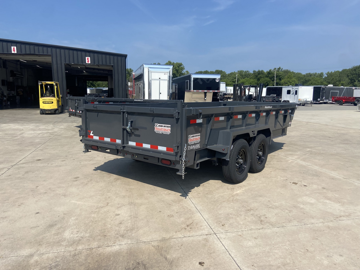 New Lamar 16' Telescopic Dump Trailer