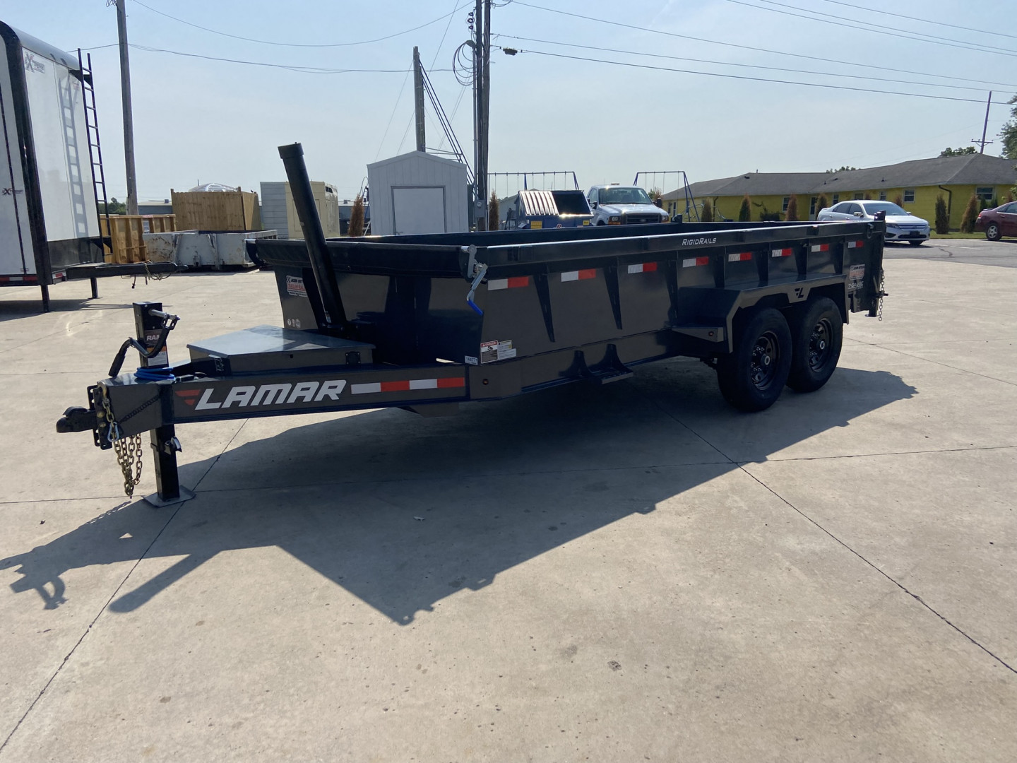 New Lamar 16' Telescopic Dump Trailer