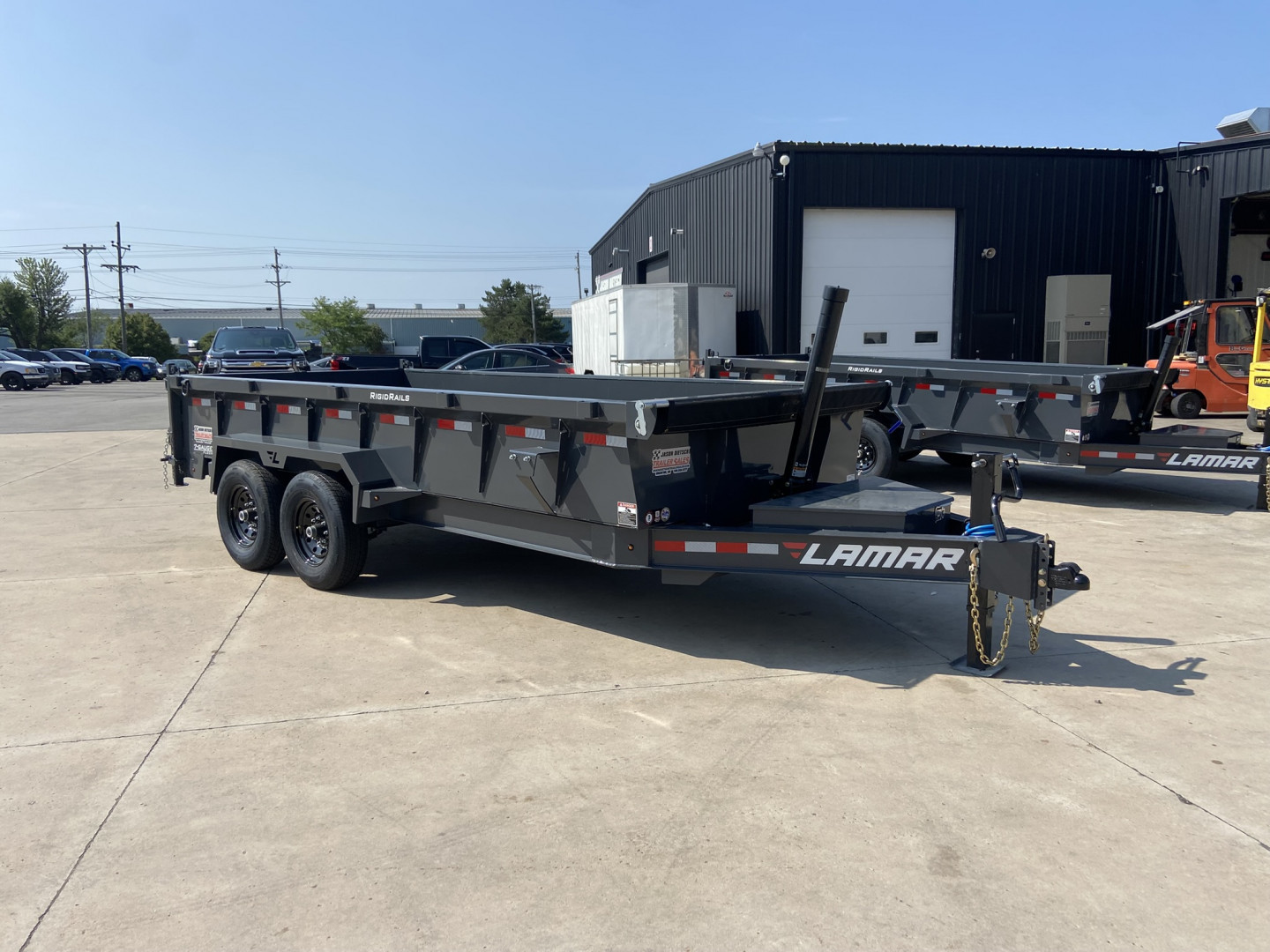 New Lamar 16' Telescopic Dump Trailer