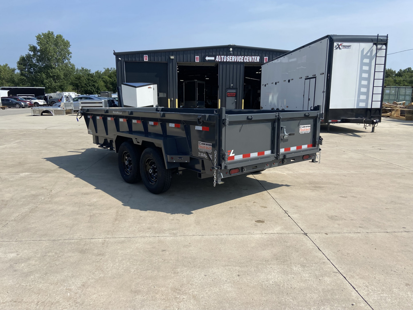 New Lamar 16' Telescopic Dump Trailer