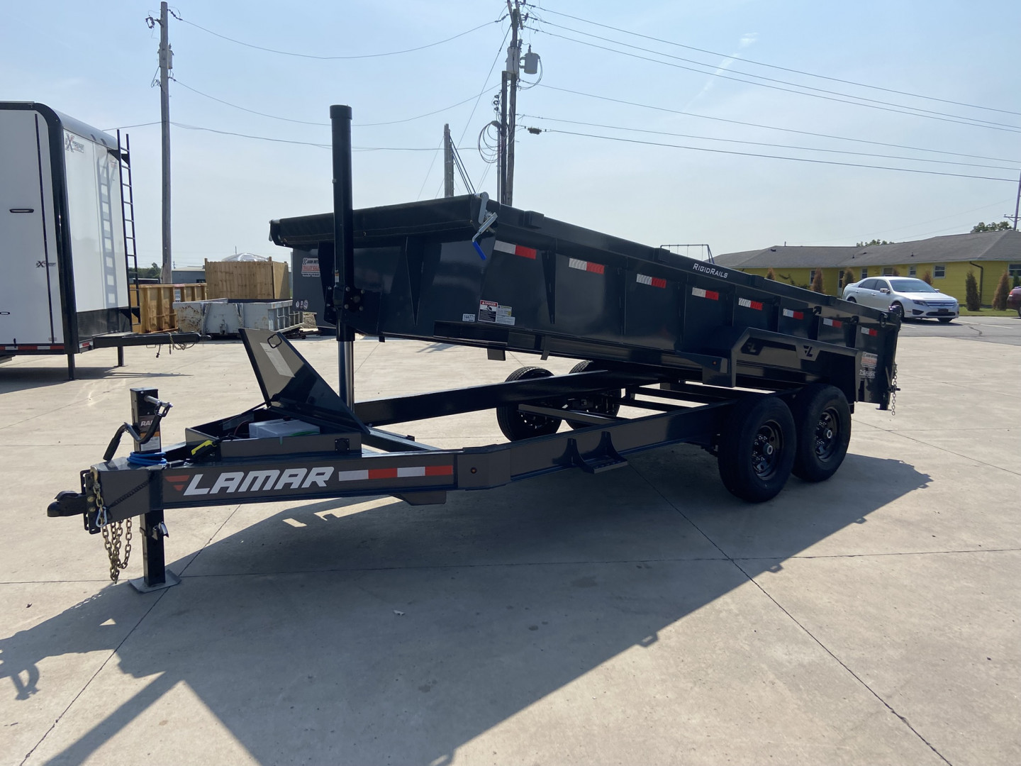 New Lamar 16' Telescopic Dump Trailer