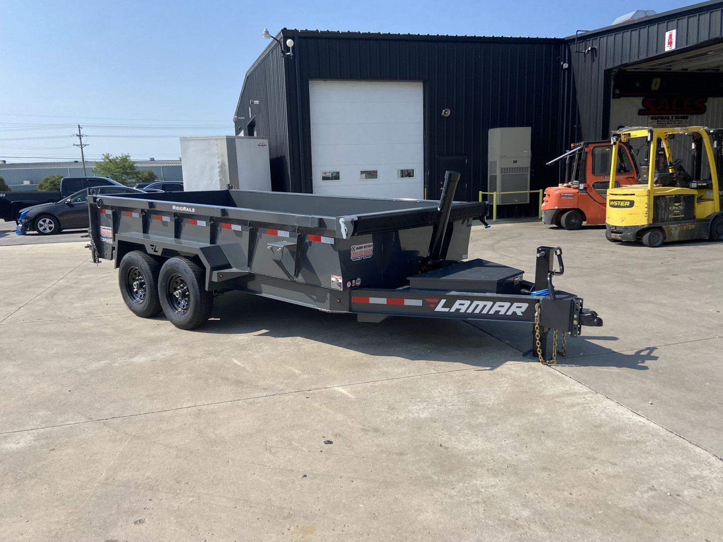 New Lamar 14' Telescopic Dump Trailer