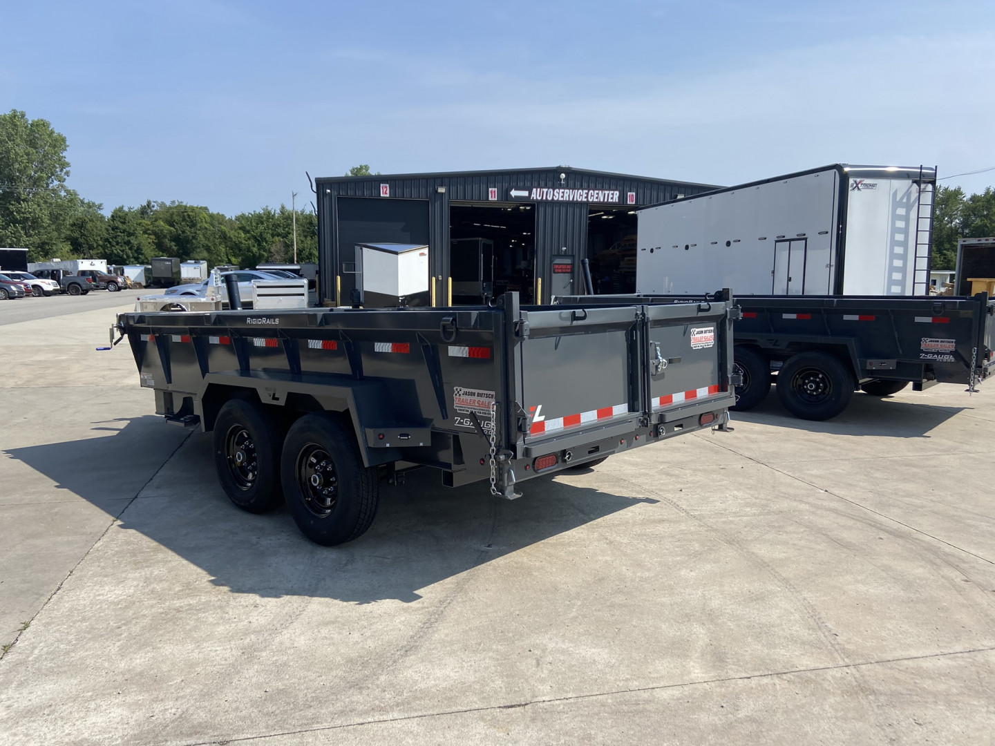 New Lamar 14' Telescopic Dump Trailer