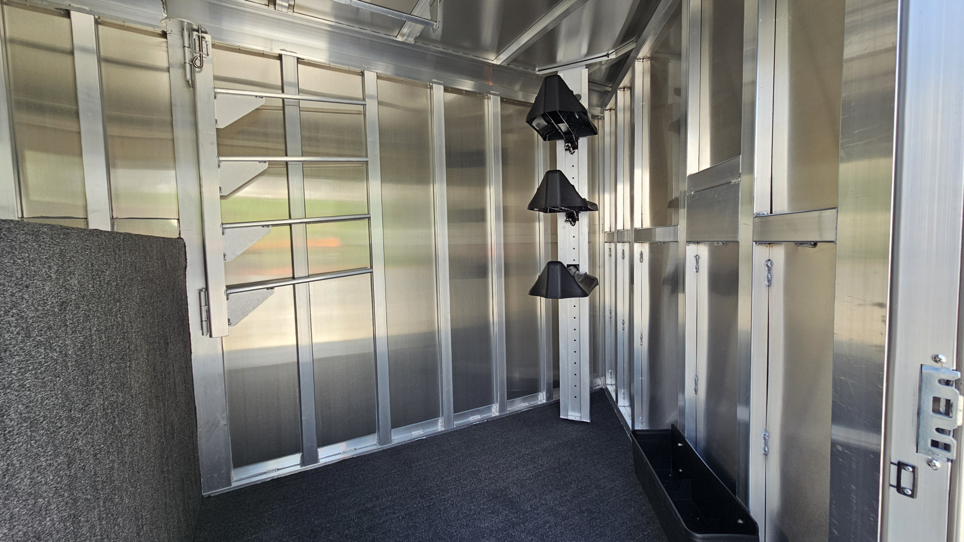 New 2026 Featherlite Trailers 9600 7X19.58 Horse Trailer