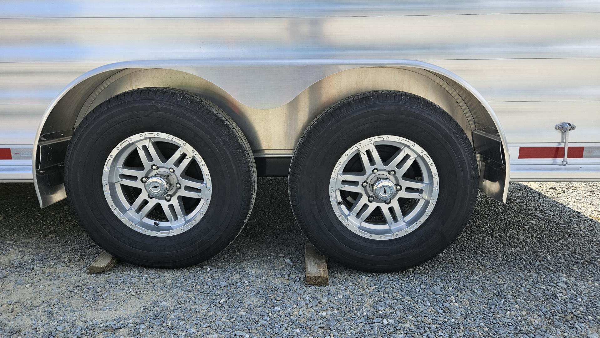 New 2026 Featherlite Trailers 9600 7X19.58 Horse Trailer