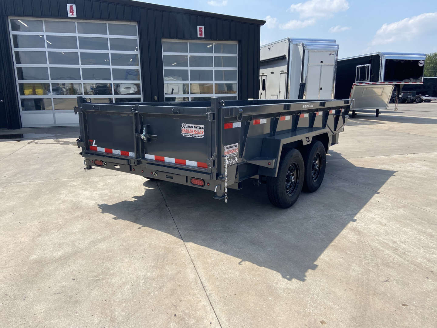 New Lamar 14' Telescopic Dump Trailer