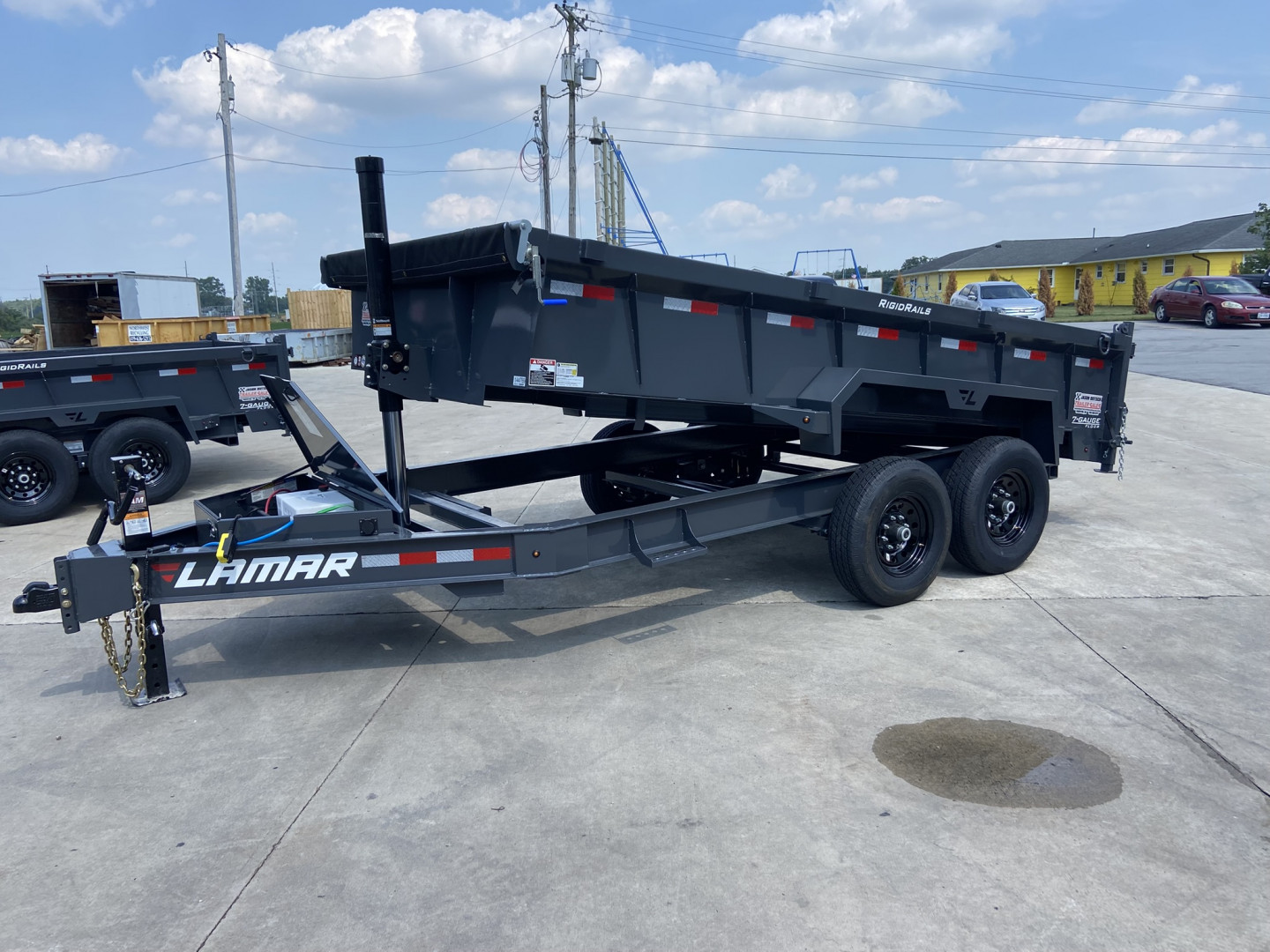 New Lamar 14' Telescopic Dump Trailer