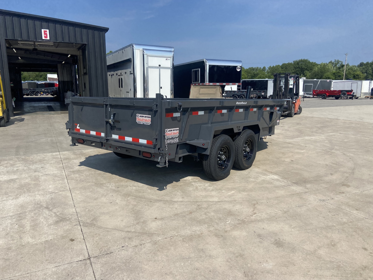 New Lamar 14' Telescopic Dump Trailer