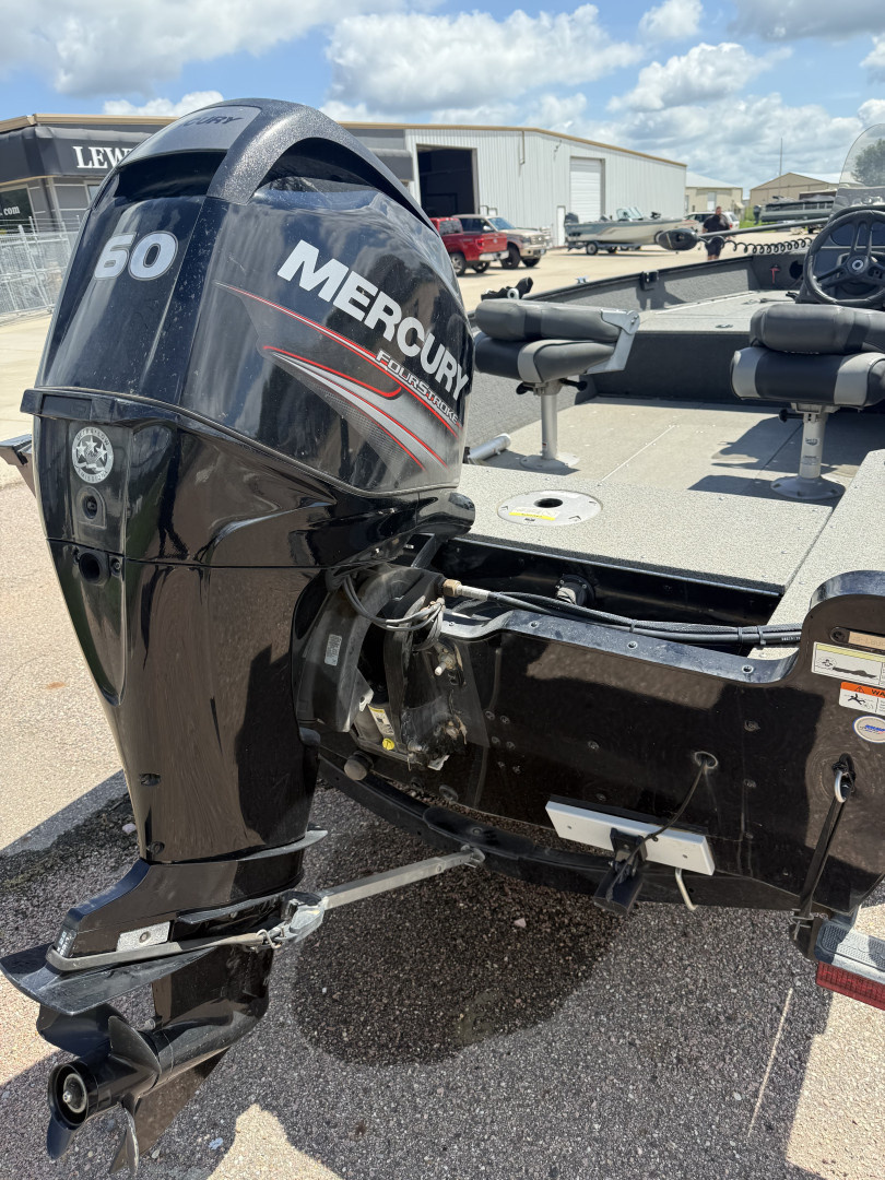 Used 2014 Lund 1625 Fury XL Fishing Boat