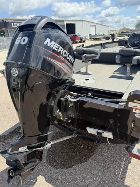 Used 2014 Lund 1625 Fury XL Fishing Boat