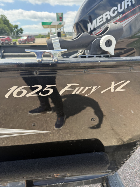 Used 2014 Lund 1625 Fury XL Fishing Boat