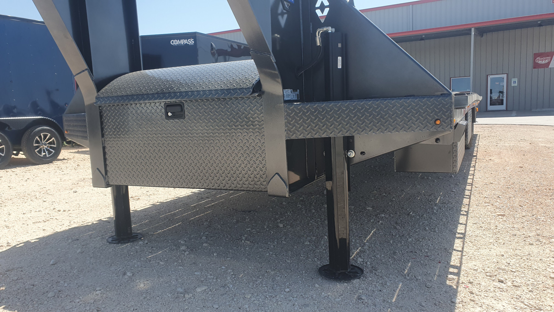 New 2026 Diamond C 102"x35' Engineered Beam FMAX212 w/ Hyd. Dovetail Pacesetter Edition