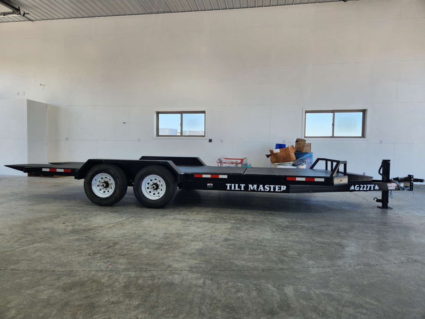 New 2025 Industrious America Tilt Trailer 20'
