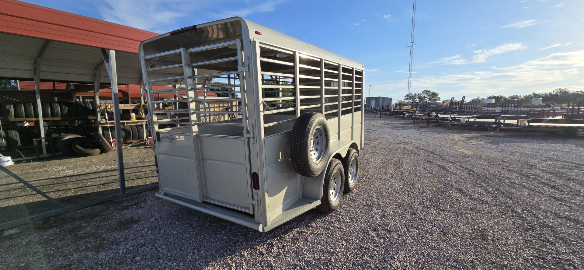 New 2025 Calico Trailers 16' Bumper Livestock Trailer Stock / Stock Combo Trailer