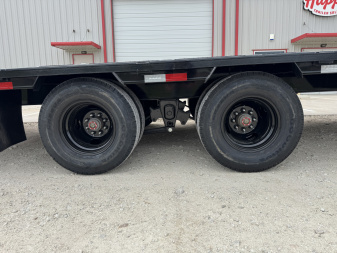 New 2026 PJ 102"x40' GN Low-Pro Flatbed w/ Duals - LD