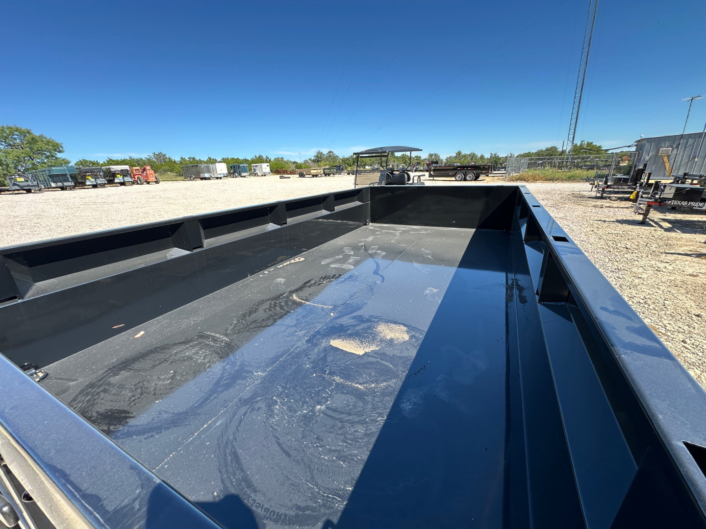 New 2025 Delco - Dump Trailer - 14' X 2' - Tarp - Ramps - Spreader Gate