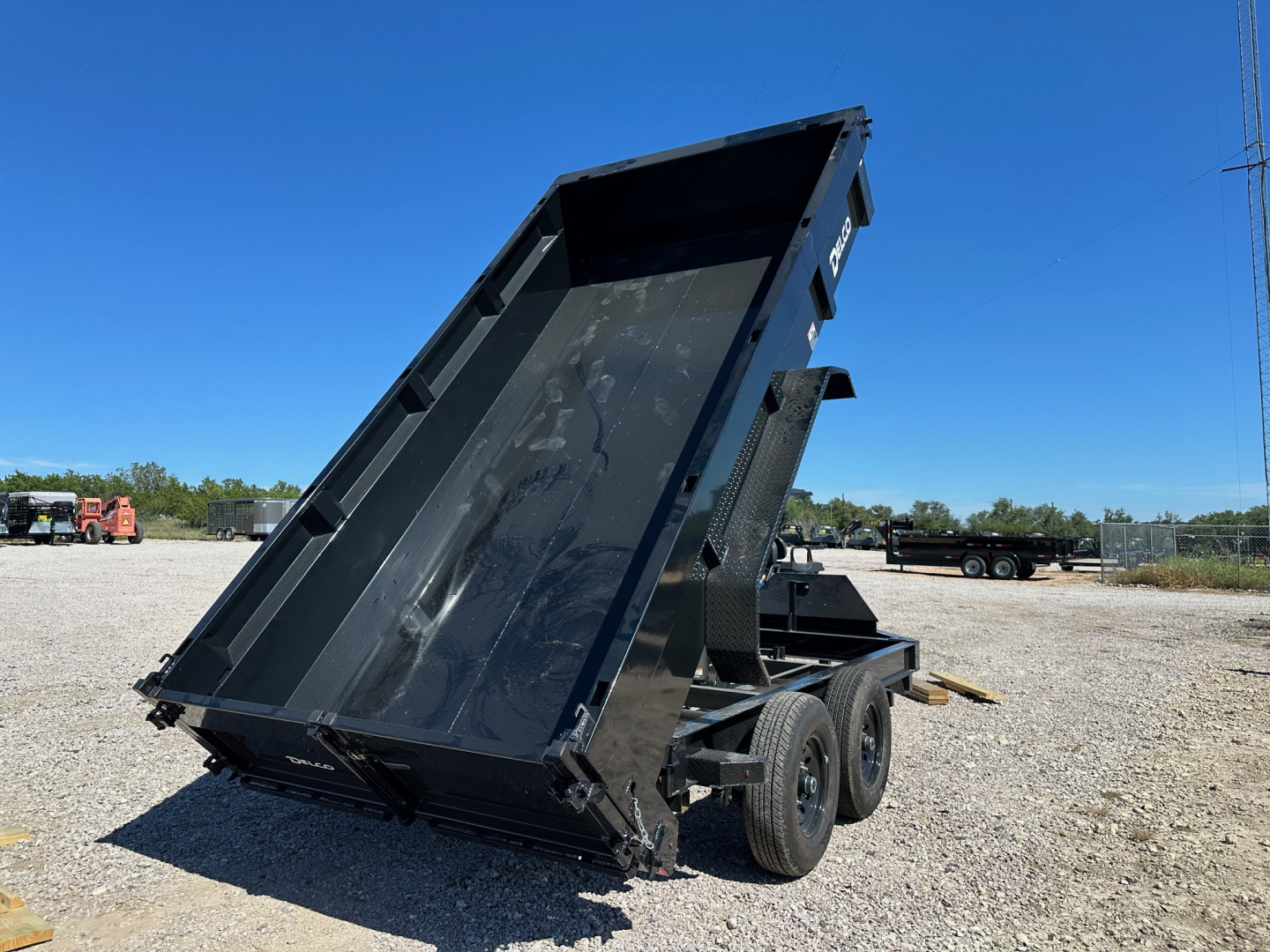 New 2025 Delco - Dump Trailer - 14' X 2' - Tarp - Ramps - Spreader Gate