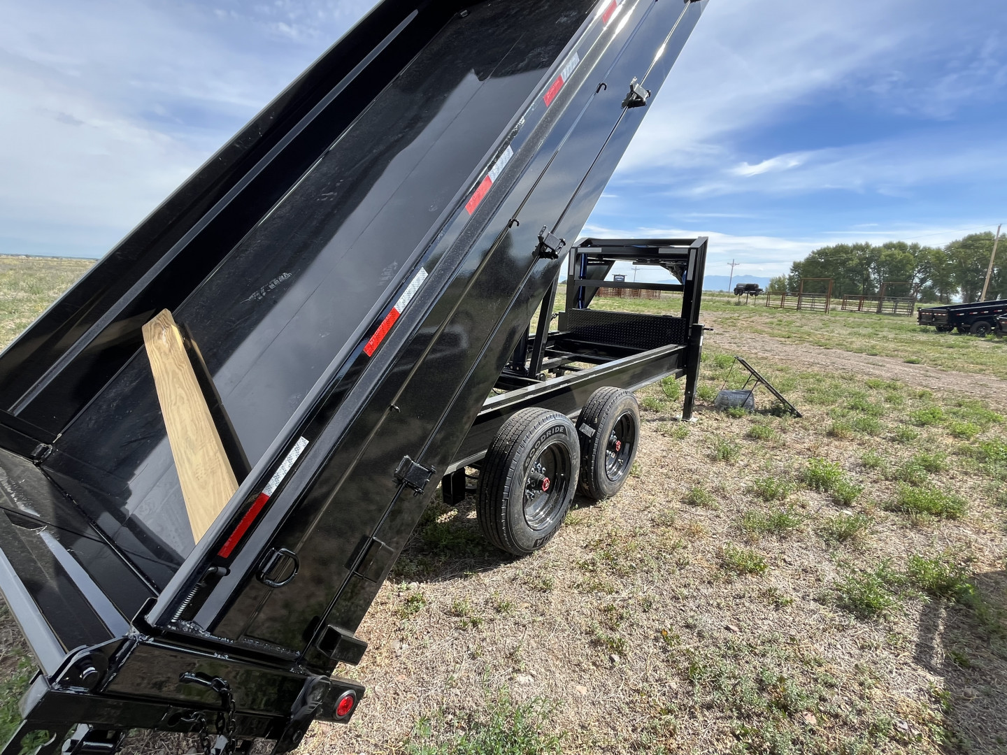 New 2026 Load Trail 96" x 16' Tandem Axle Gooseneck Deck Over Dump
